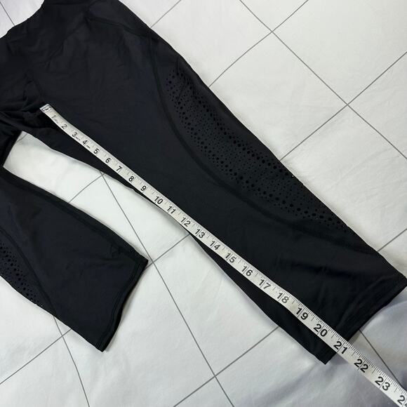 Ruby Ribbon Leggings Womens Small Black Laser Cut Cropped Athletic Capri Active - Picture 8 of 9